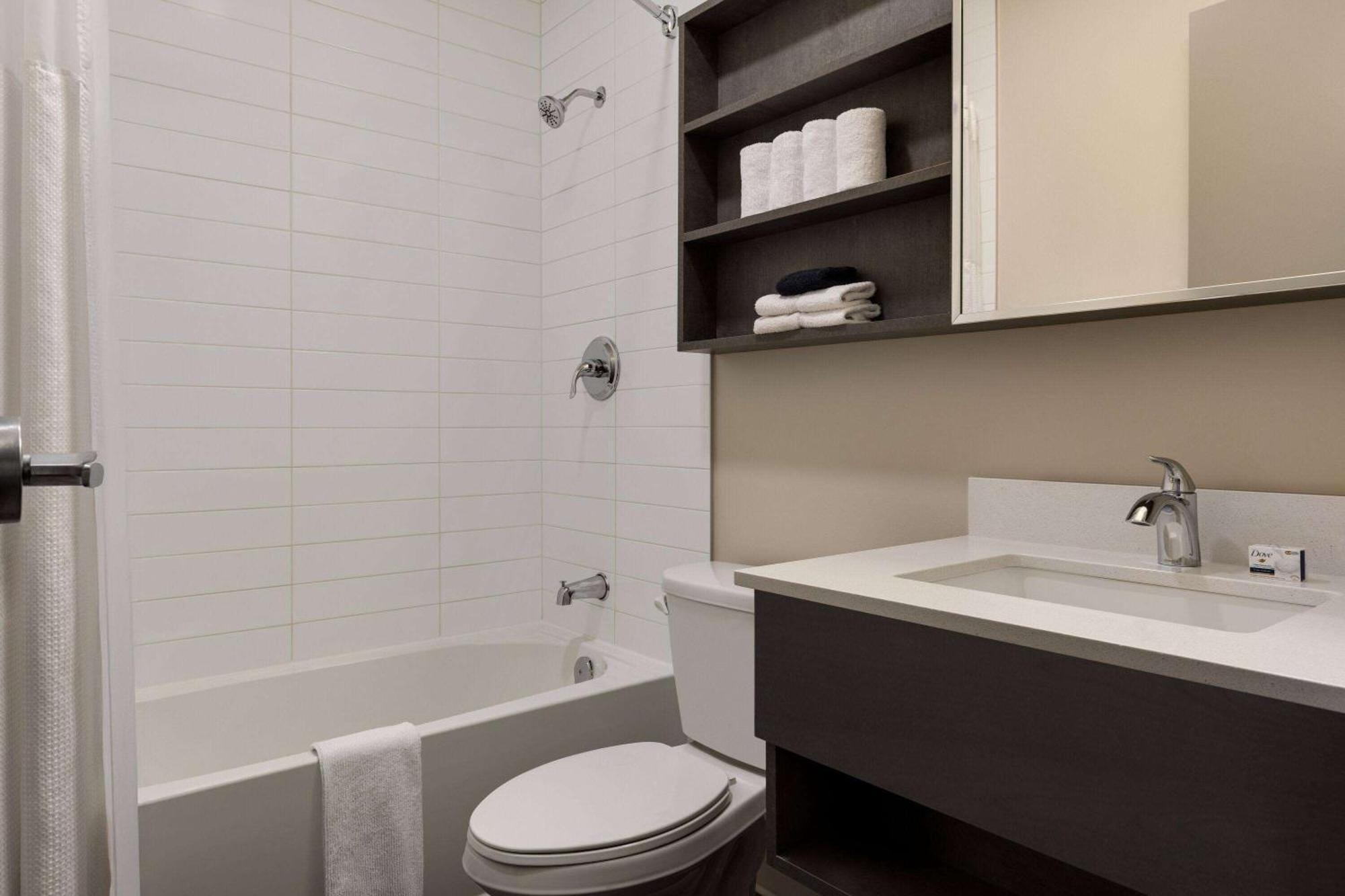 Microtel Inn & Suites By Wyndham Boisbriand Sainte-Therese Exterior photo