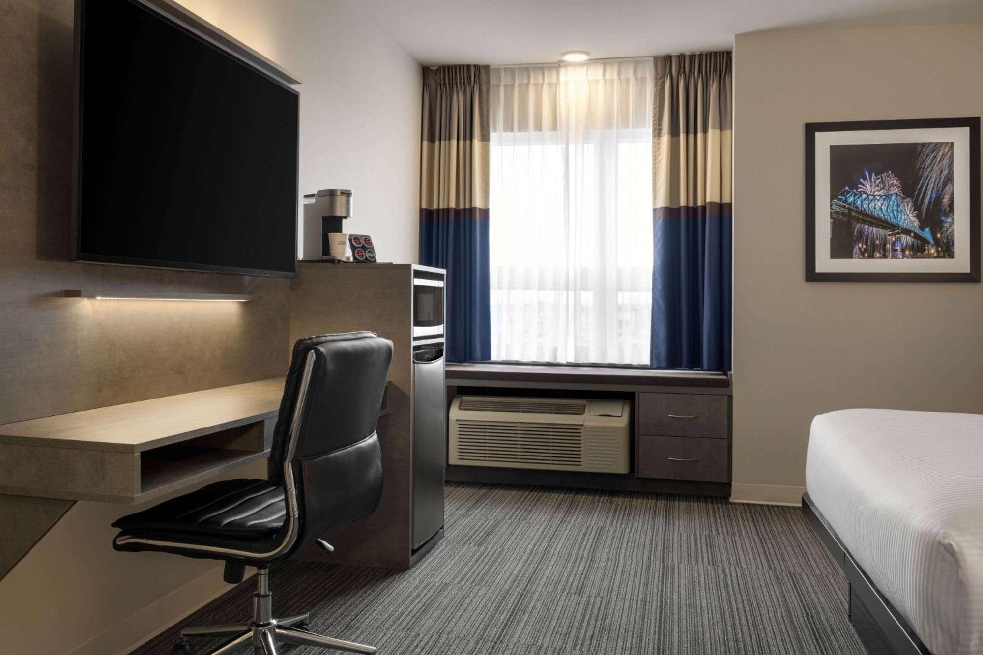 Microtel Inn & Suites By Wyndham Boisbriand Sainte-Therese Exterior photo